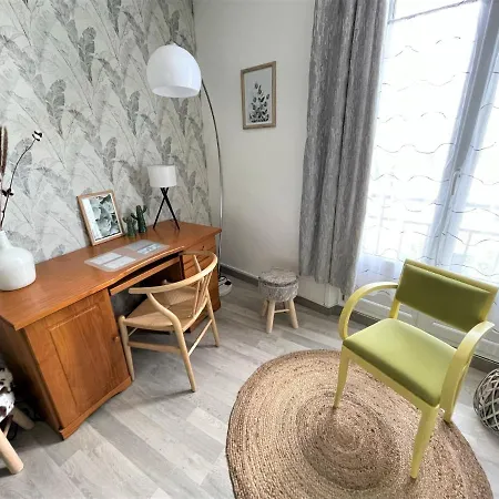 Le Neufchatel Cosy 3 דירה *